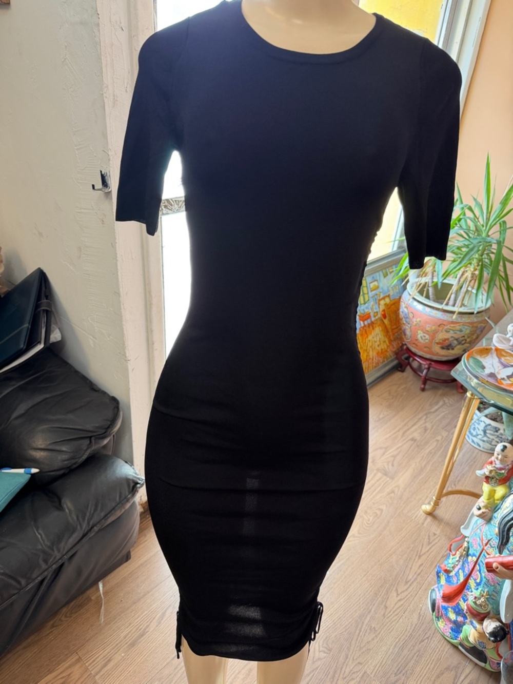 Sara Black Short-Sleeve Midi Bodycon Dress